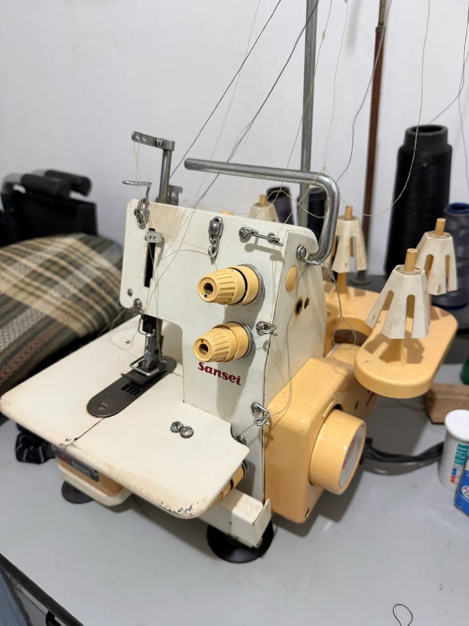 Máquina de overlock galoneira Sansei - Foto 2