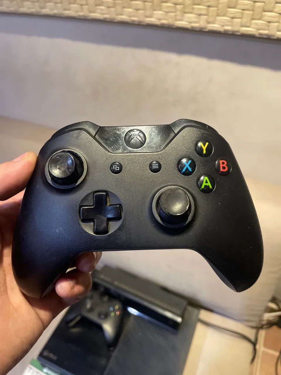 XBOX ONE FAT Com 2 Controles 4 jogos + Kinect - Foto 2