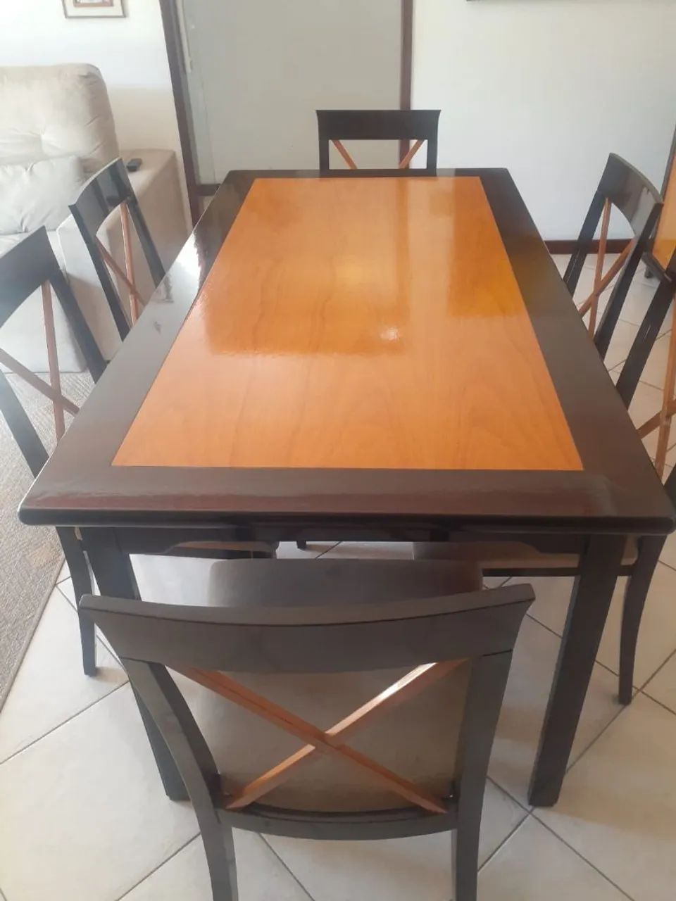 Mesa de jantar com 6 cadeiras