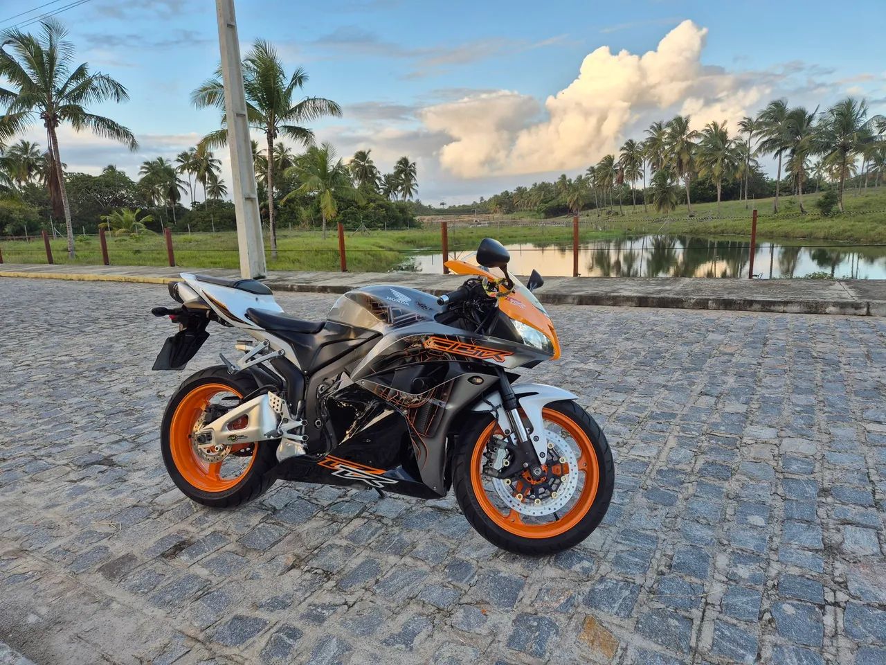 Vendo CBR 600RR 2011 Raio-x 