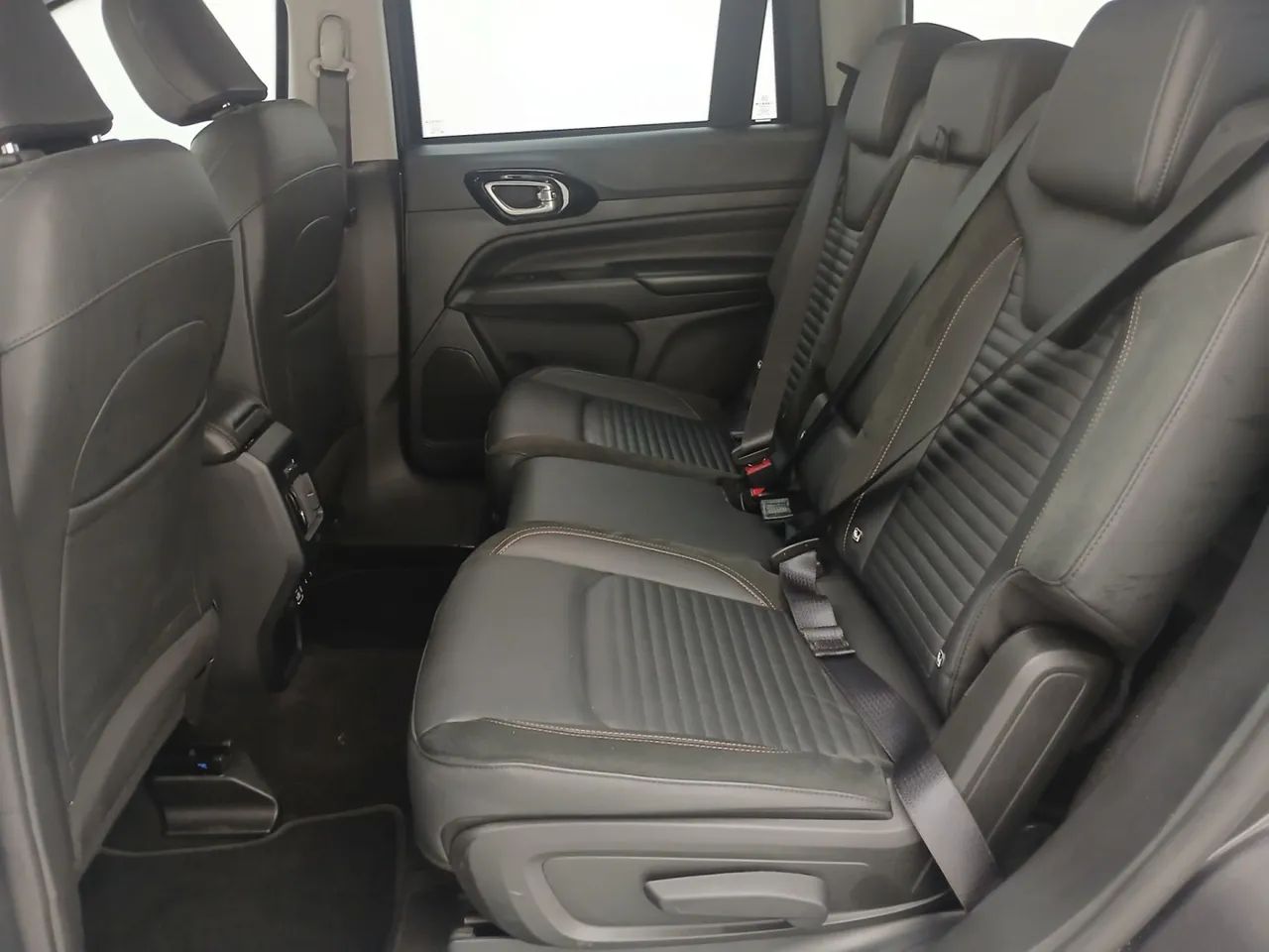 Jeep Commander Limited T270 1.3 TB Flex Aut., foto 17 de 18