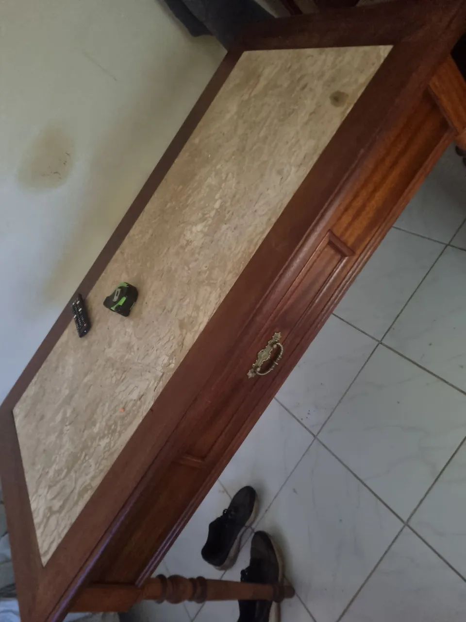 Mesa antiga com mármore 