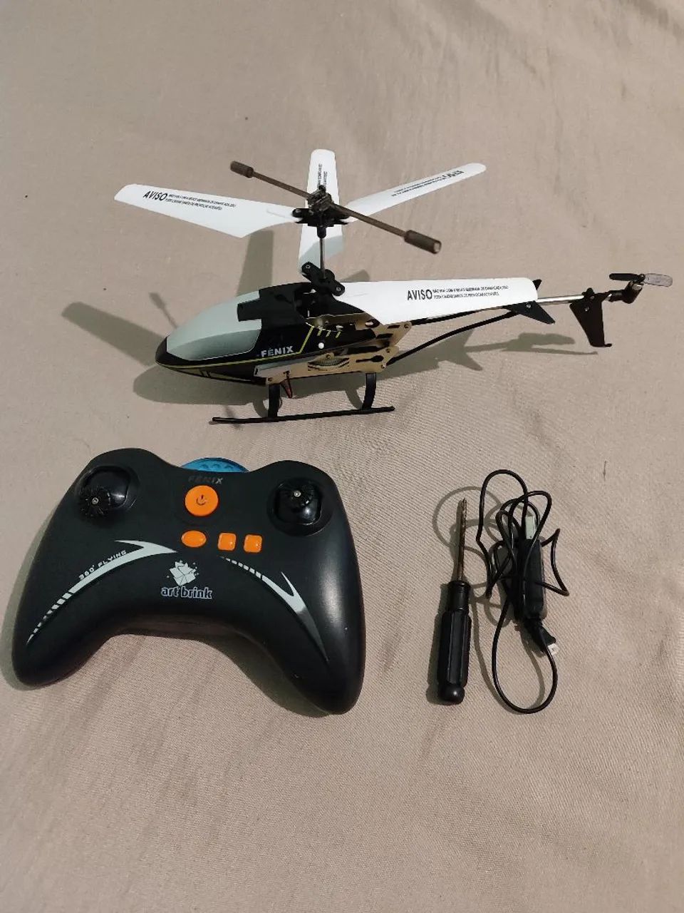 Helicóptero de controle remoto  - Foto 4
