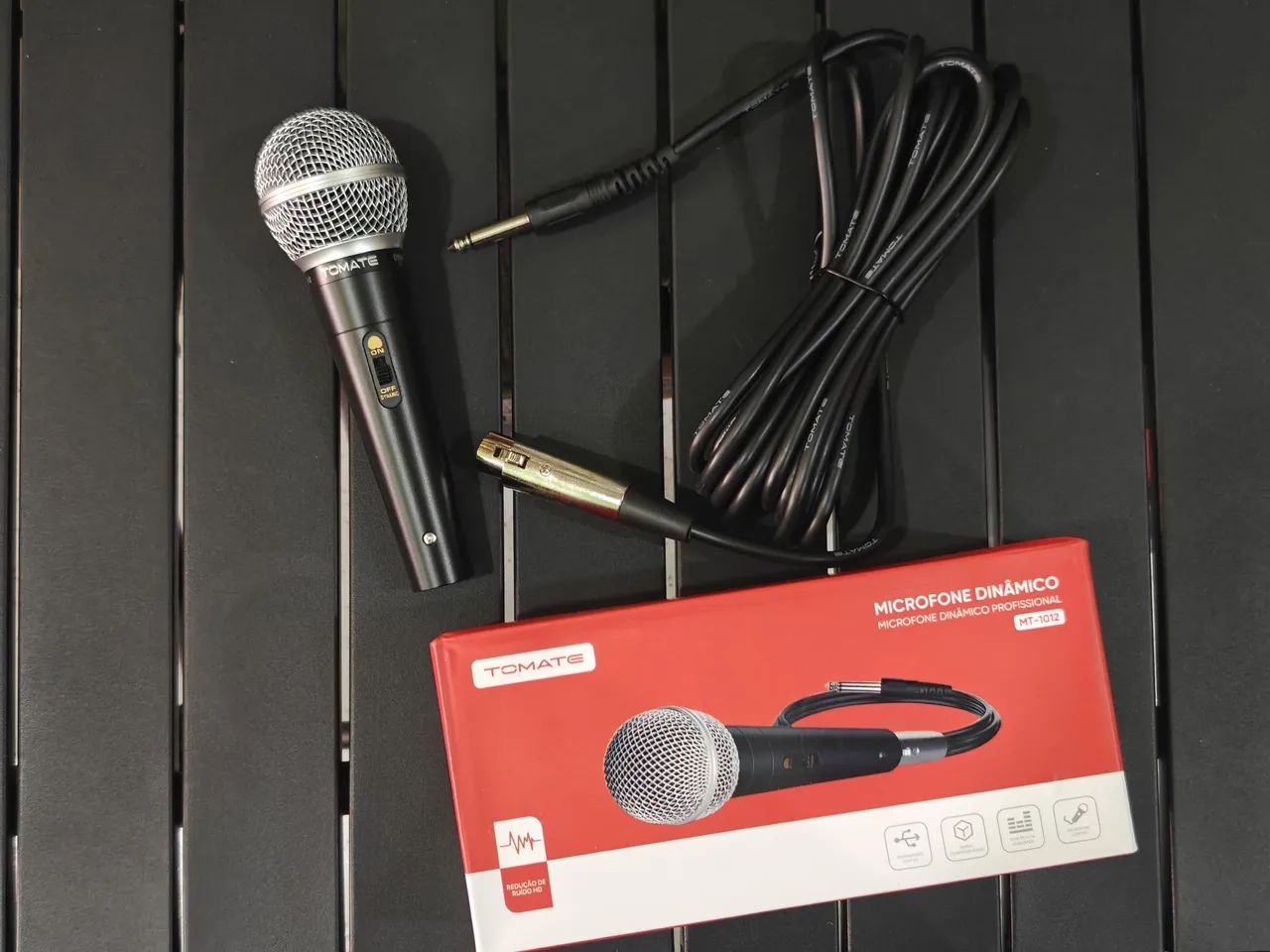 Microfone dinâmico com fio - ENTREGA A DOMICÍLIO 
