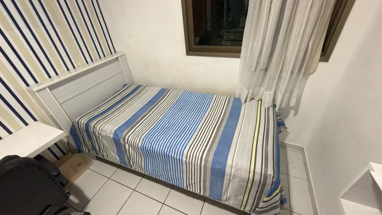 Cama solteiro branca 