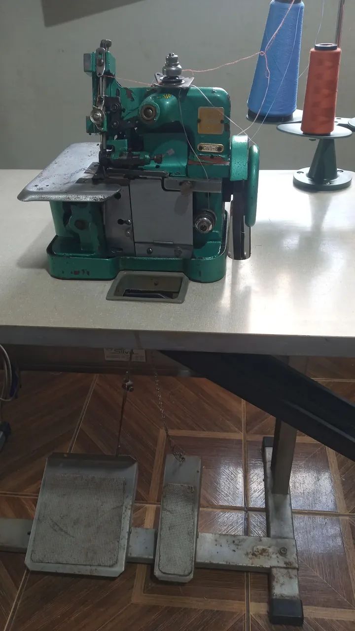 máquina de overloque