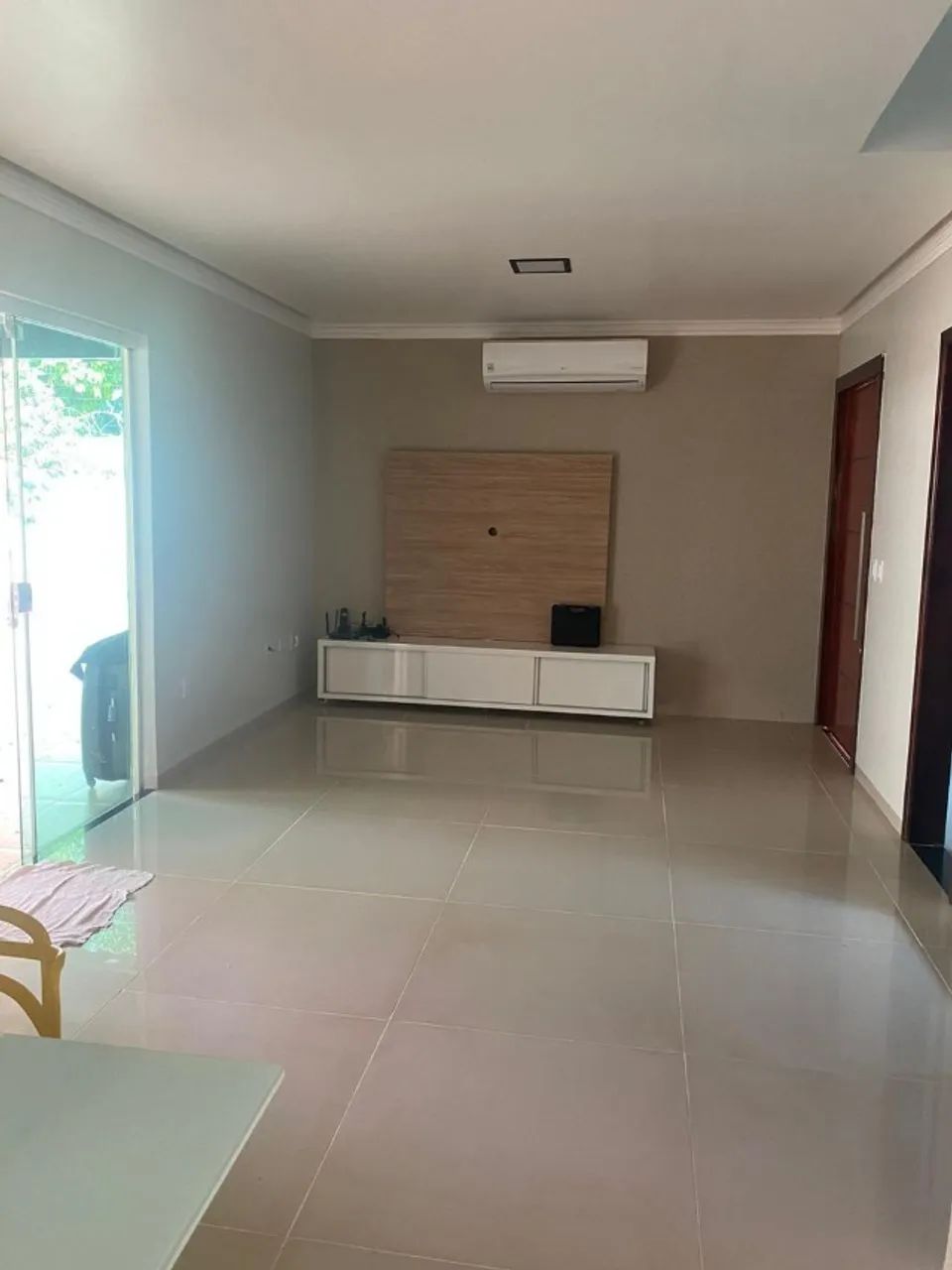 Linda casa semi-mobiliada em condomínio - Foto 2