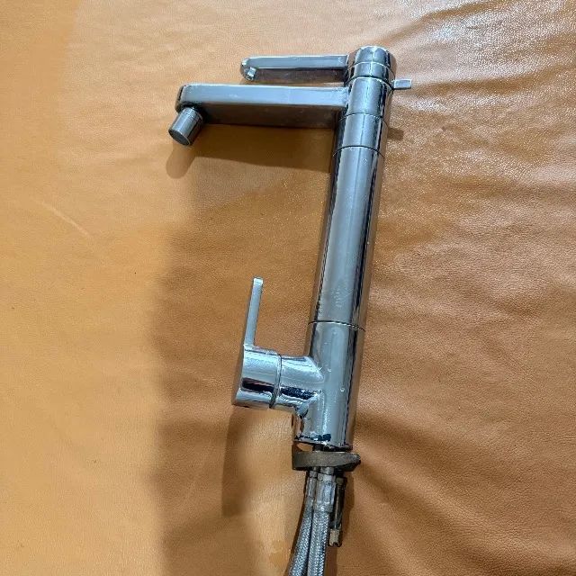 Misturador monocomando Deca de mesa com bica dupla / saída auxiliar