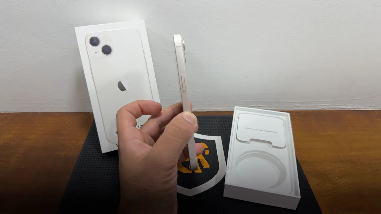 IPhone 13 128GB branco  - Foto 2