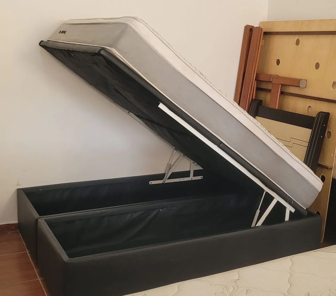Cama box Queen size Bau colchão herval molas ensacadas bambu  - Foto 2