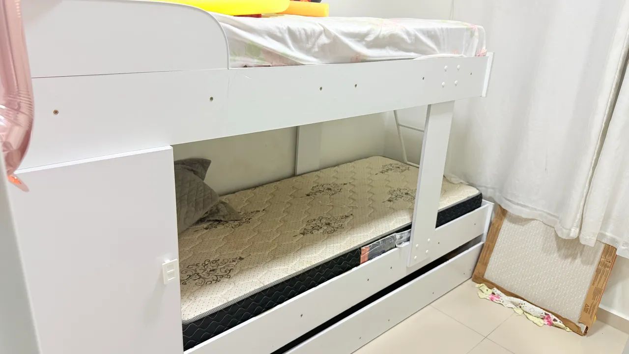 Guarda roupa solteiro e cama triliche  - Foto 4