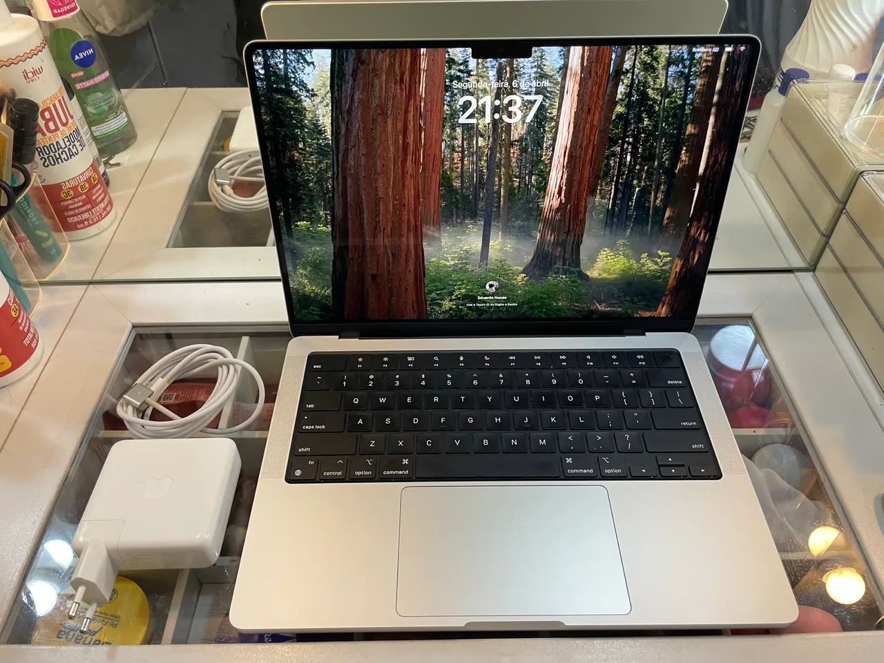 MacBook Pro M1 Pro - 16gb / 1Tb (14 polegadas)