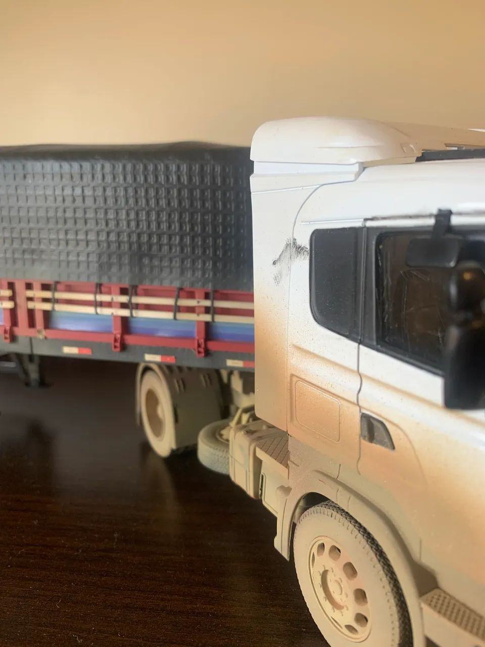 Miniatura Scania e carreta - Foto 4