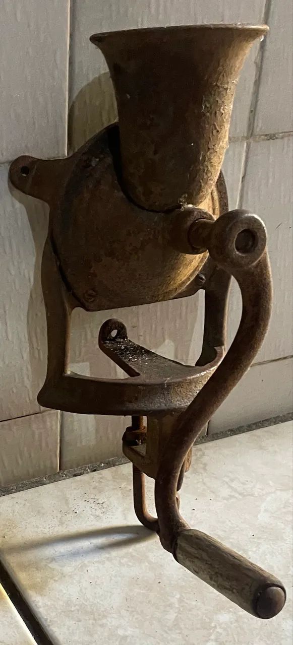 Máquina vintage de moer café  - Foto 3