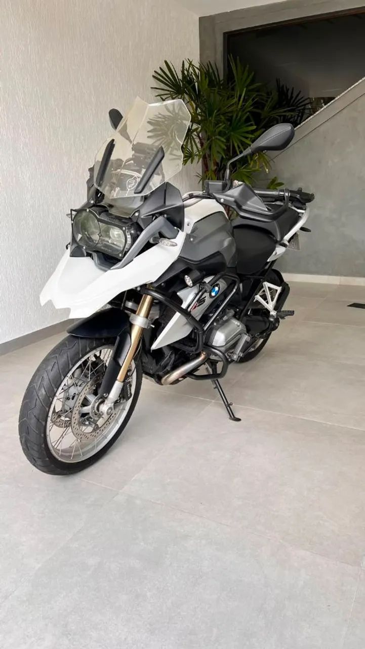 GS 1200 