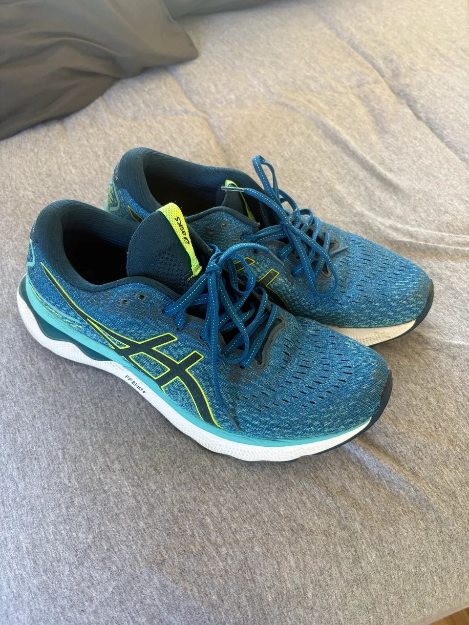 Tênis gel NIMBUS 24