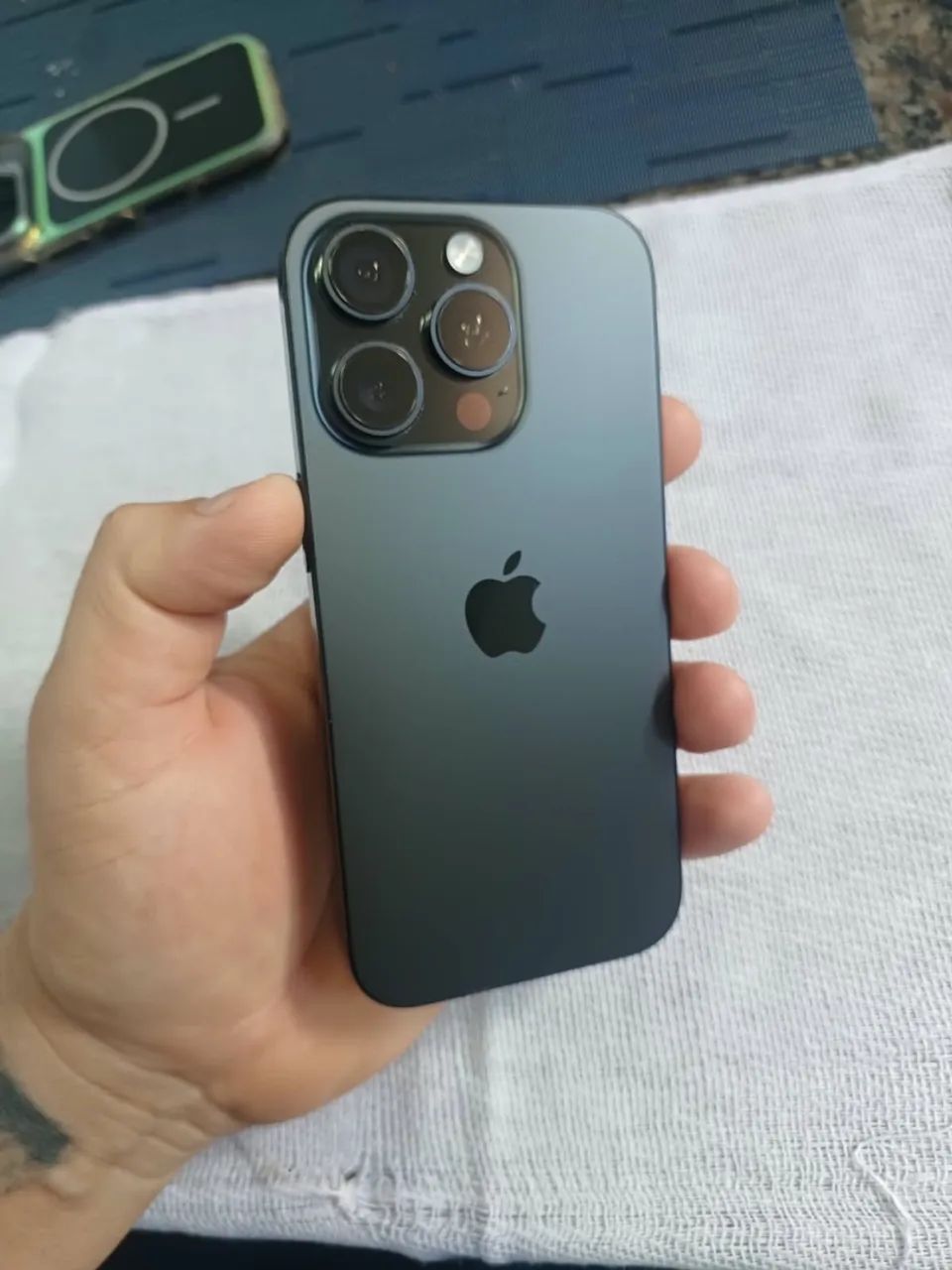 iPhone 16 pro praticamente novo zero - Foto 4