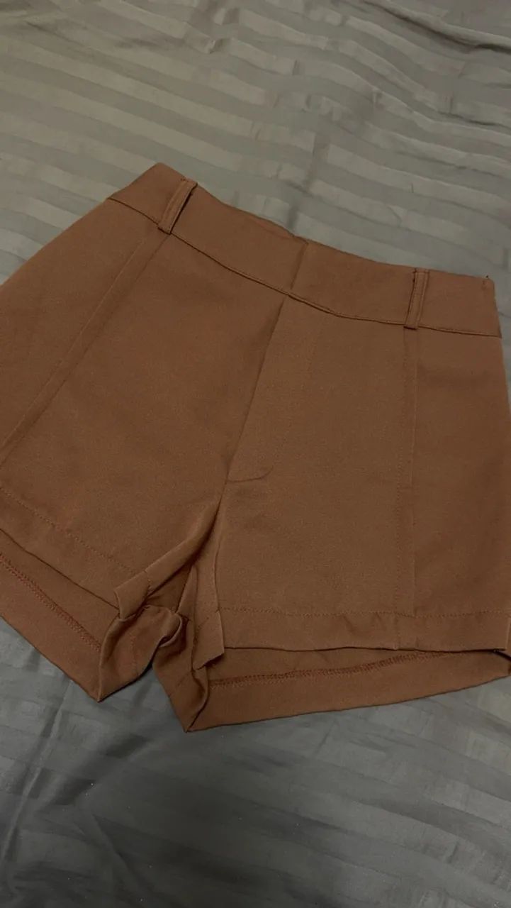 Short marrom