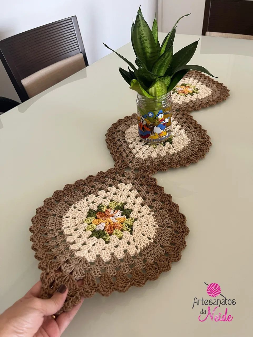 Caminho de mesa de crochê  - Foto 3