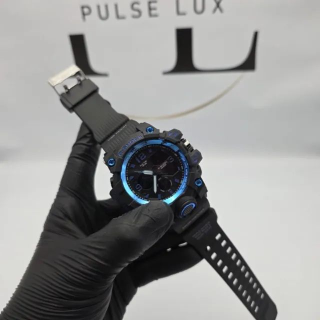 RELÓGIO MASCULINO_BORRACHA PRETA COM ACABAMENTO AZUL NO VISOR - Foto 2