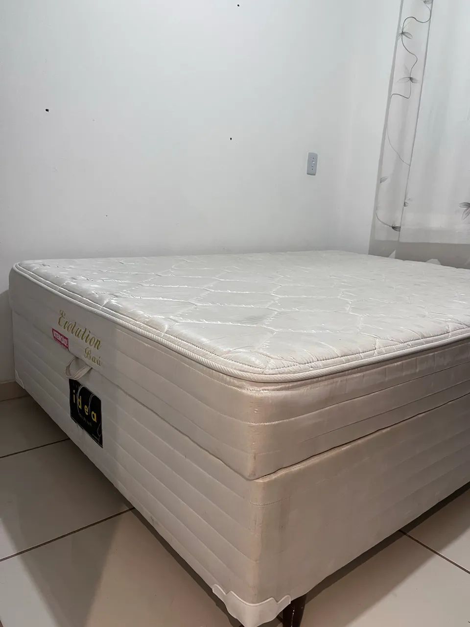 Cama box casal baú 