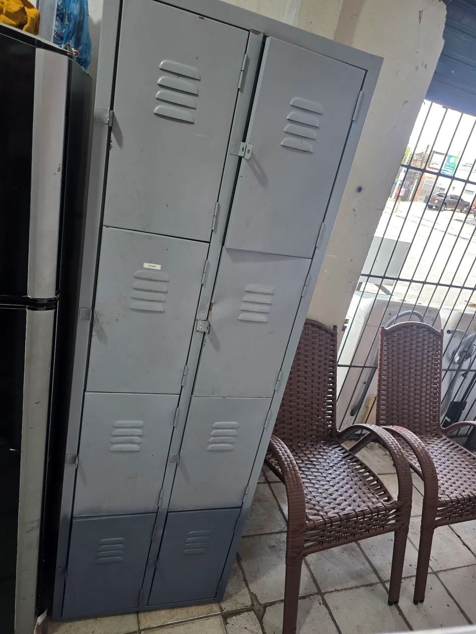 Armario de aço com 8 portas usado 