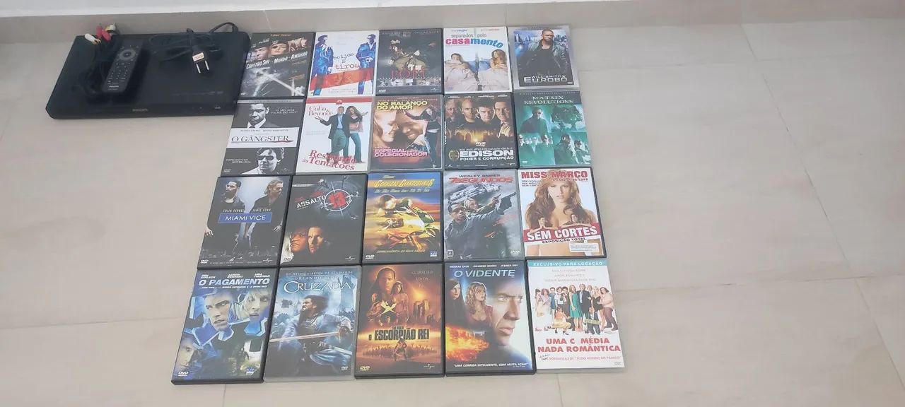 Aparelho de DVD plilips mais 20 filmes em DVD 