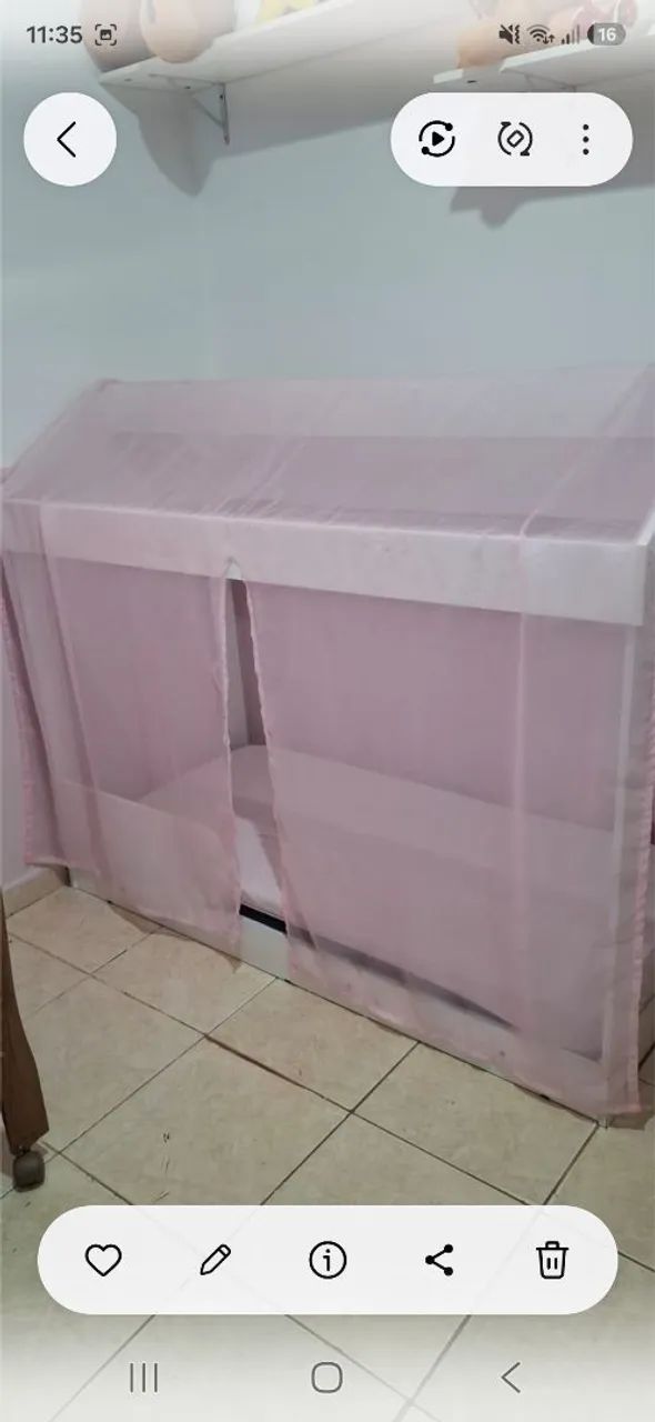 Vende-se uma cama infantil. 