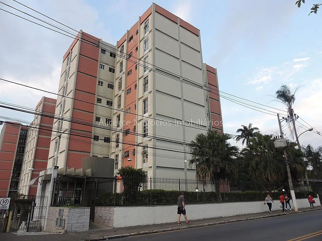 Apartamento 3 quartos, mobiliado e com vaga de garagem! | Mariano Procópio
