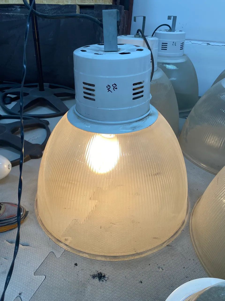 Luminárias Industriais de Alta Intensidade (HID)