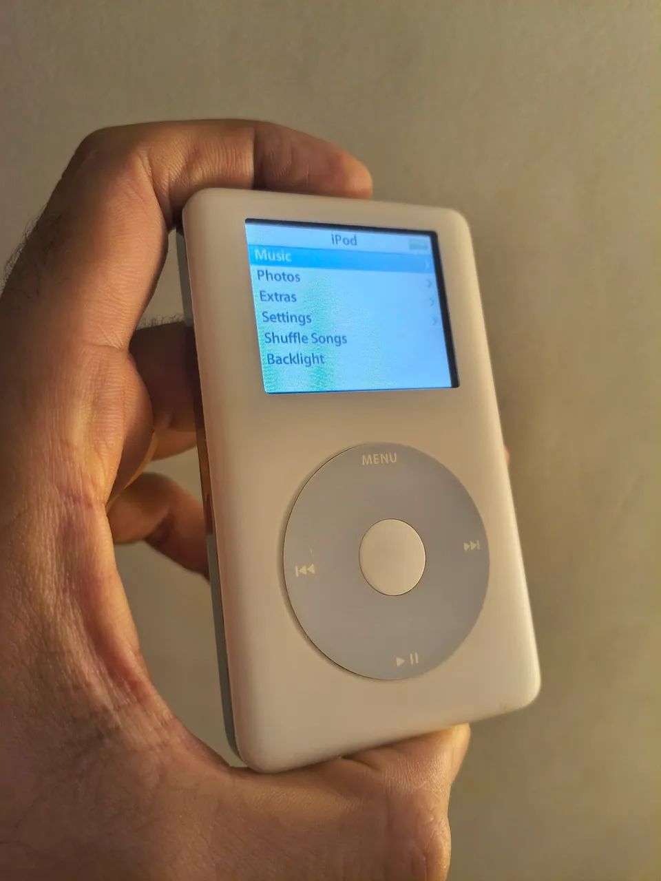 iPod Classic 4ª Geraç ão Colorido - 128GB - bateria nova + cabo - Foto 4