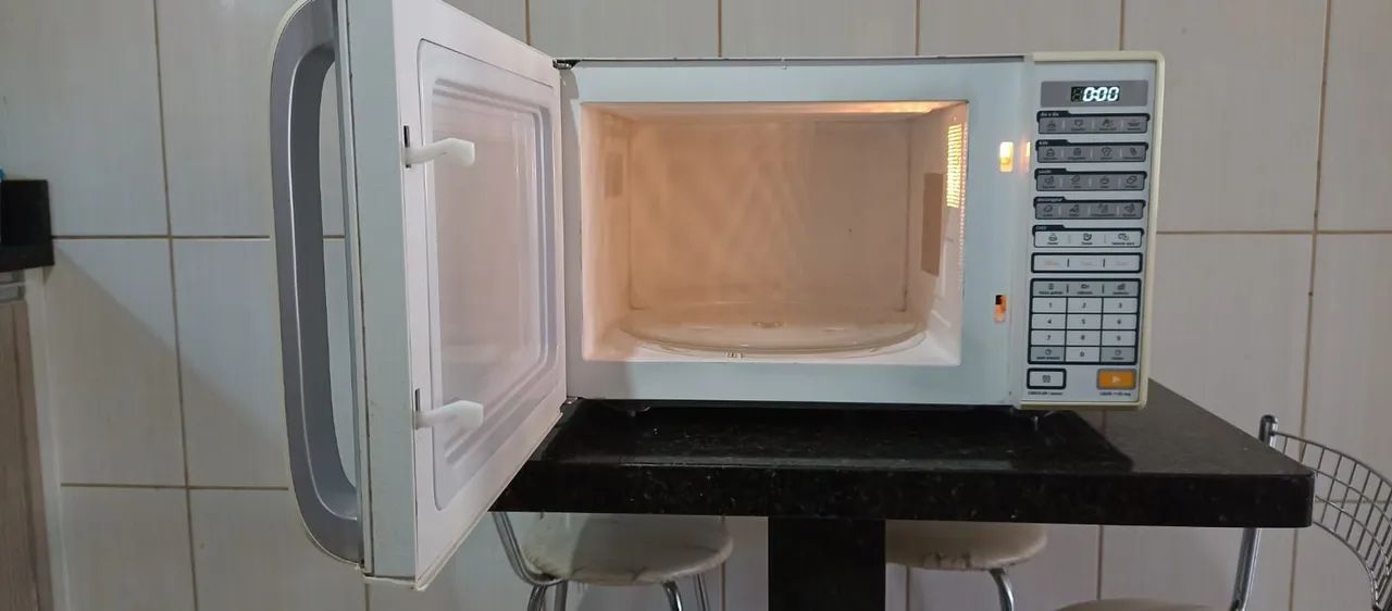 Microondas midea funcionando perfeitamente 31litros   - Foto 2