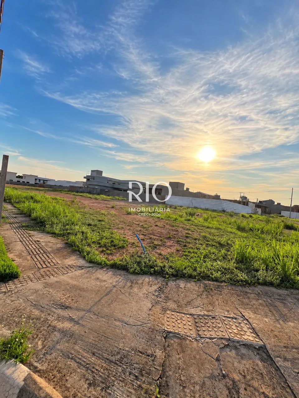 Lote de esquina com 372,37 m² - Foto 5