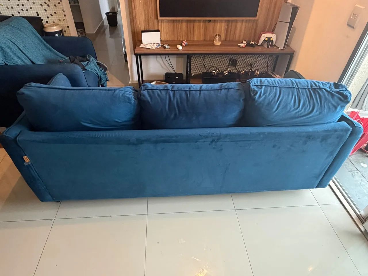 OPORTUNIDADE! Sofá 3 lugares + poltrona azul Orquídea CabeCasa ? - Foto 4