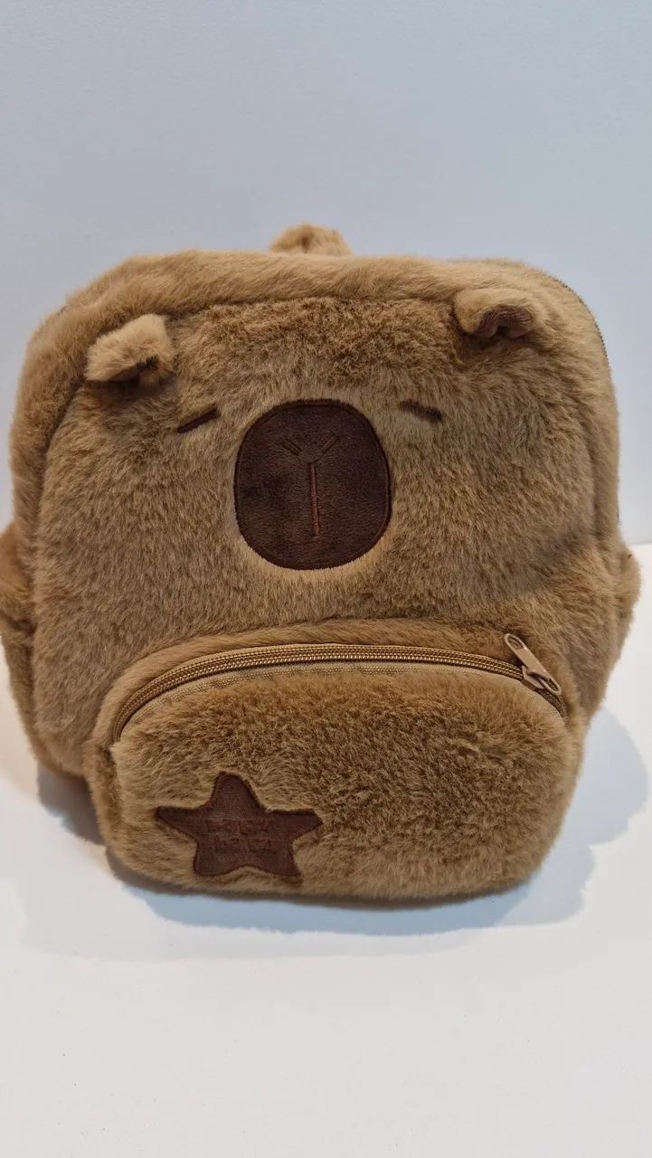 Mochila Pelúcia Capivara