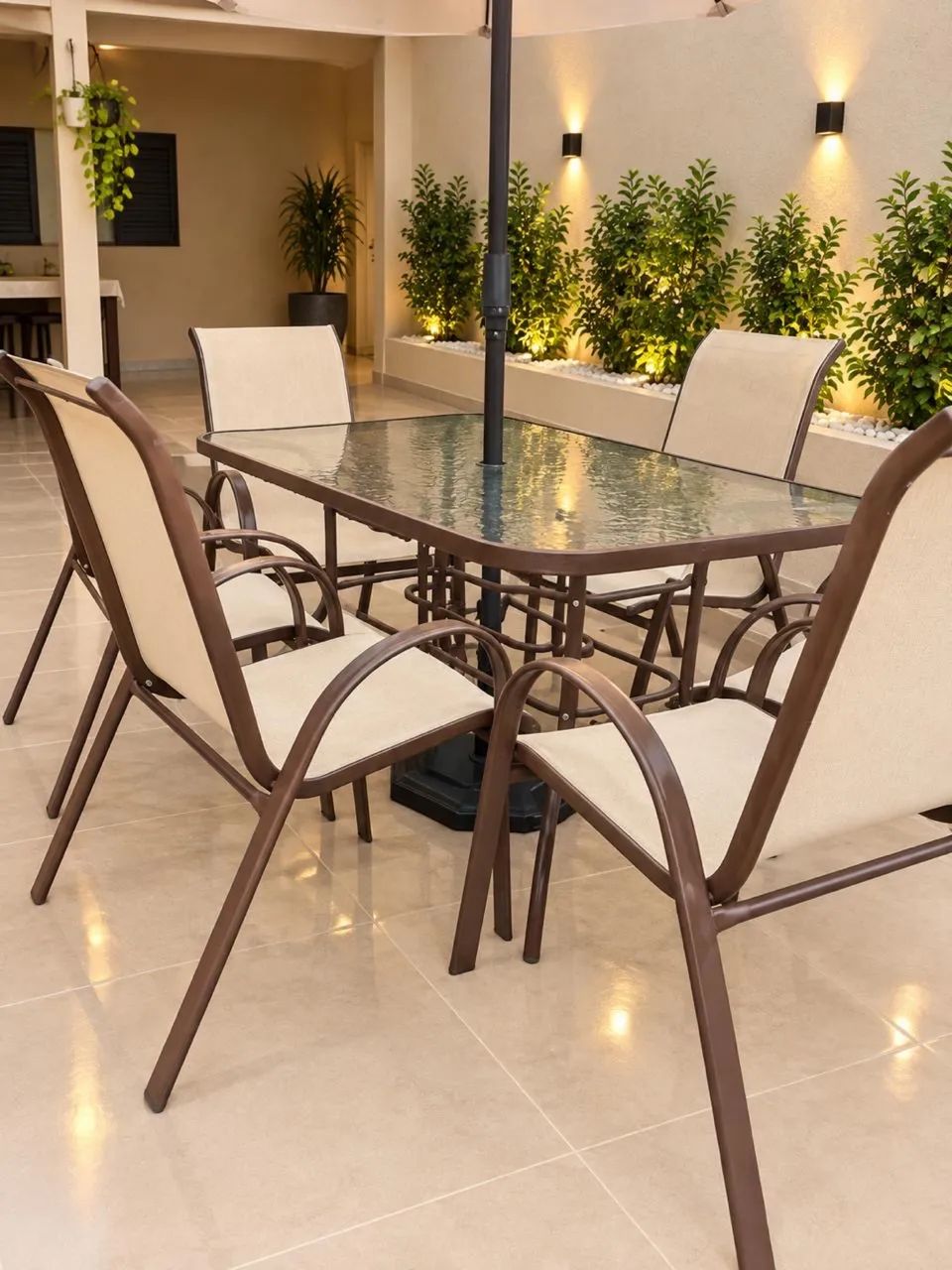 Conjunto Jardim mesa 06 cadeiras e Ombrelone - Foto 4
