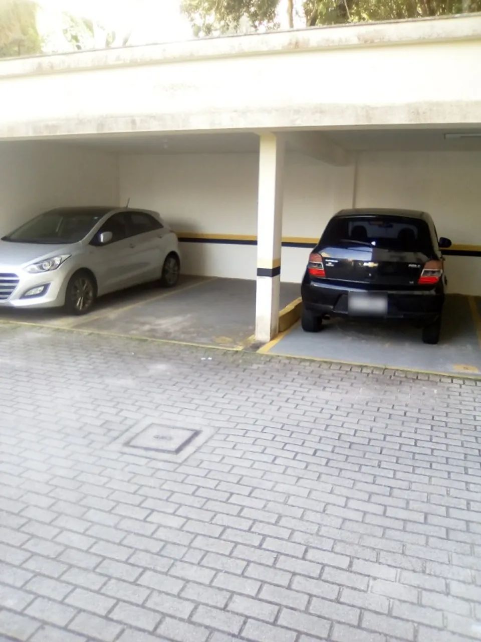 Vendo vaga garagem no Edif. Villa Ventura, Coqueiros, Florianopolis.