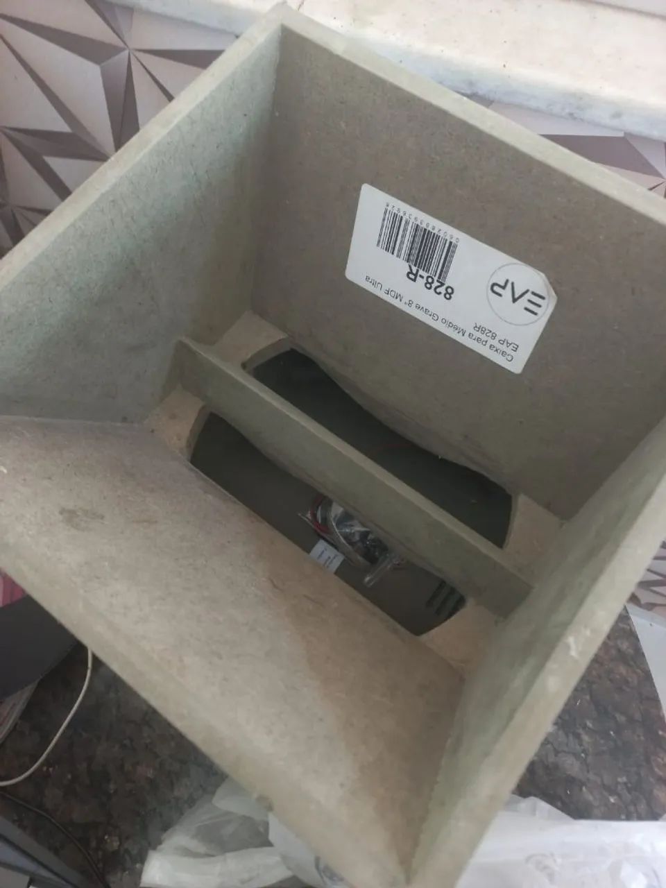 Caixa de som com plug de fase e ventilação em mdf - Foto 2