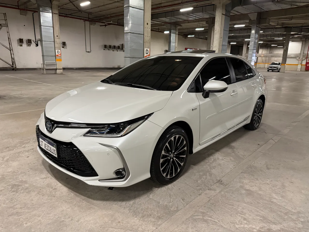 Toyota Corolla Altis Prem. Hybrid 1.8 Flex AUT 2025 Usados e Novos