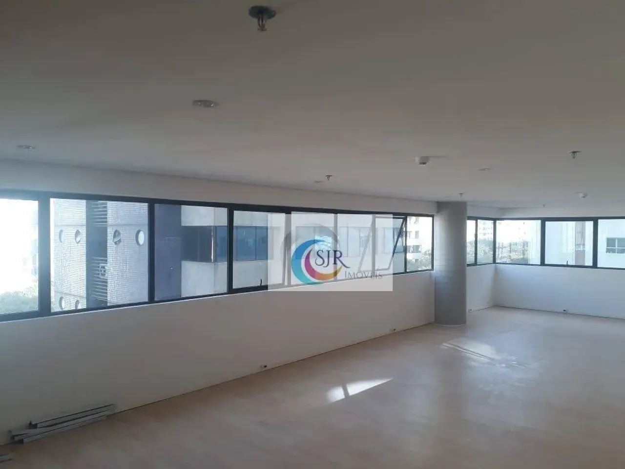 Conjunto Comercial, 350 m², 8 Vagas, Jardim Paulista.