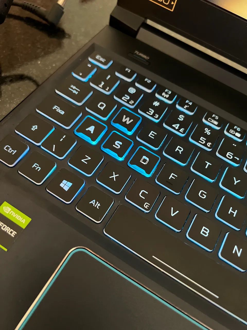 Acer Predator Helios 300  - Foto 5
