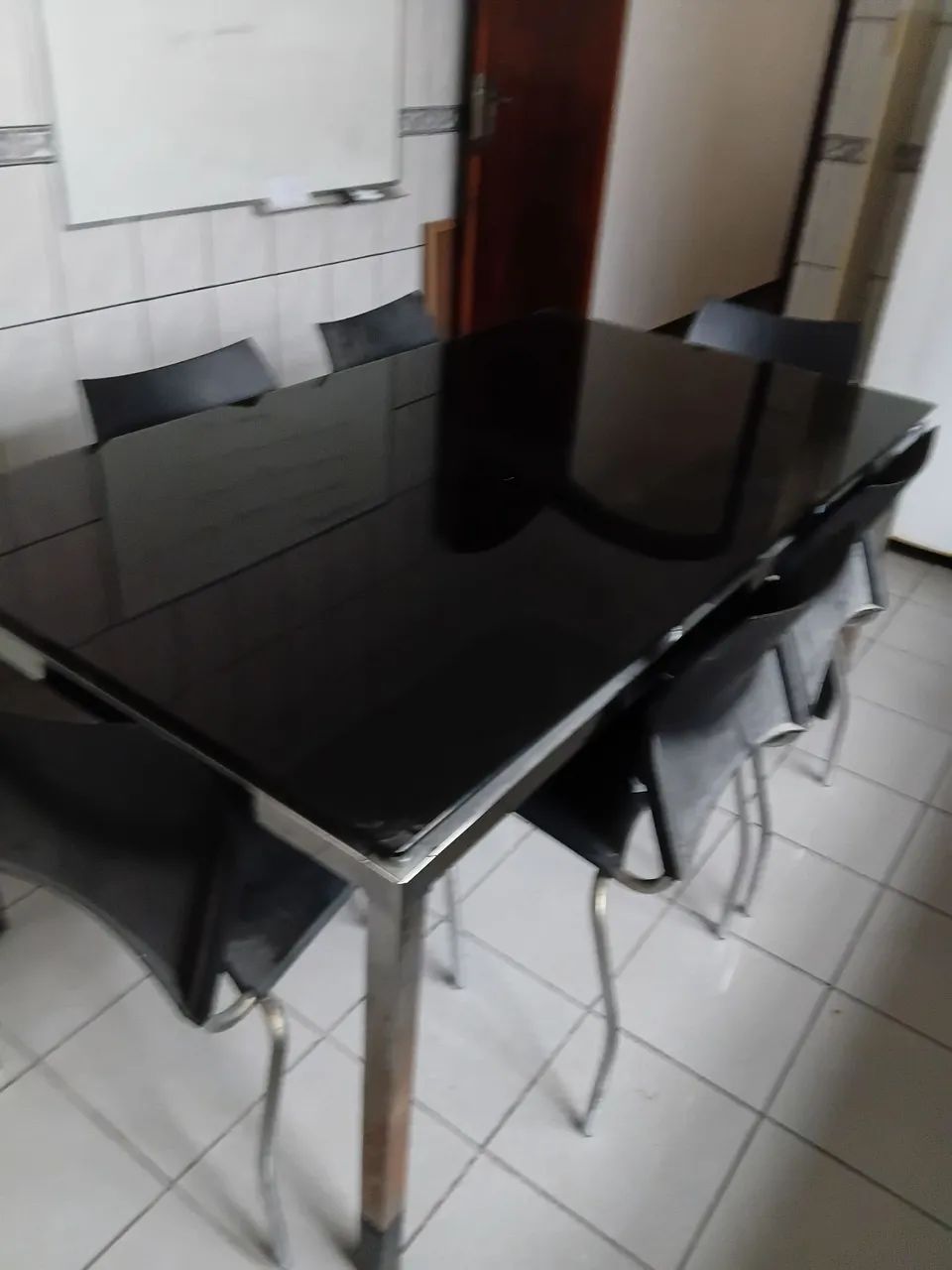 Mesa com 6 cadeiras