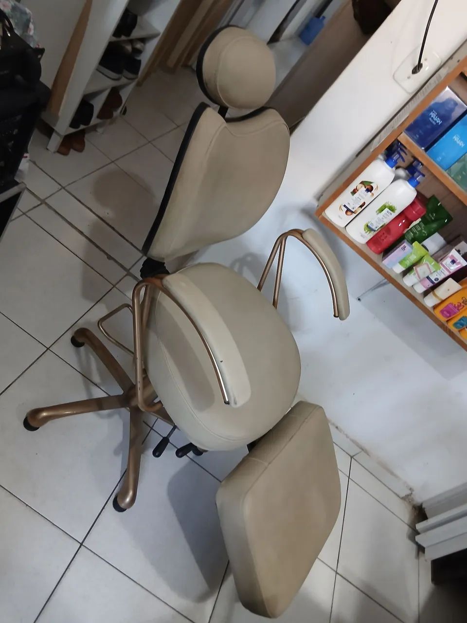 Cadeira design sobrancelha e maquiagem etc... - Foto 4