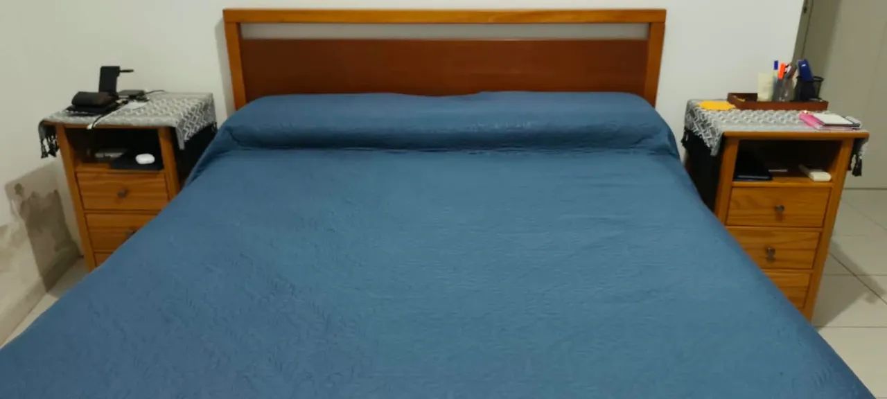 Cama de casal - Queen, com colchão 