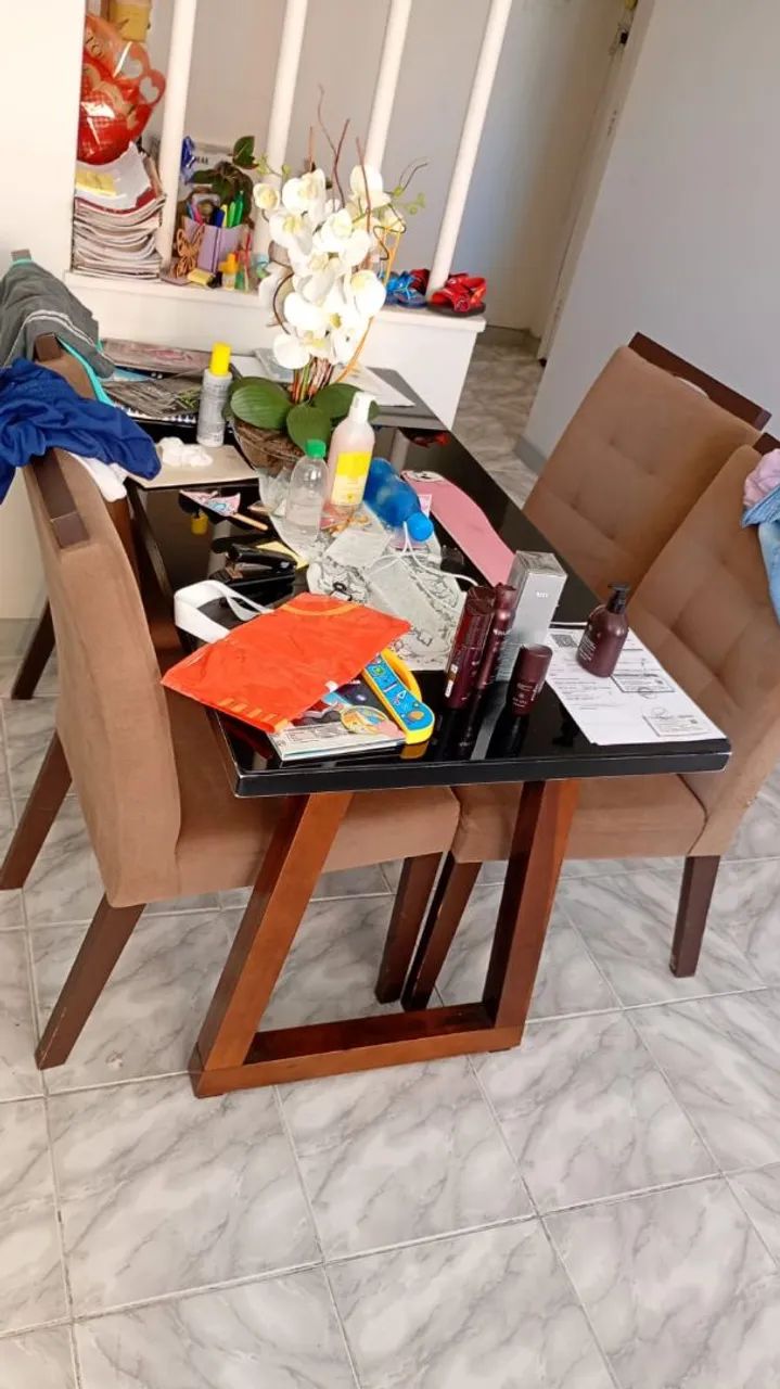 Mesa De Jantar C/vidro 4 Cadeiras