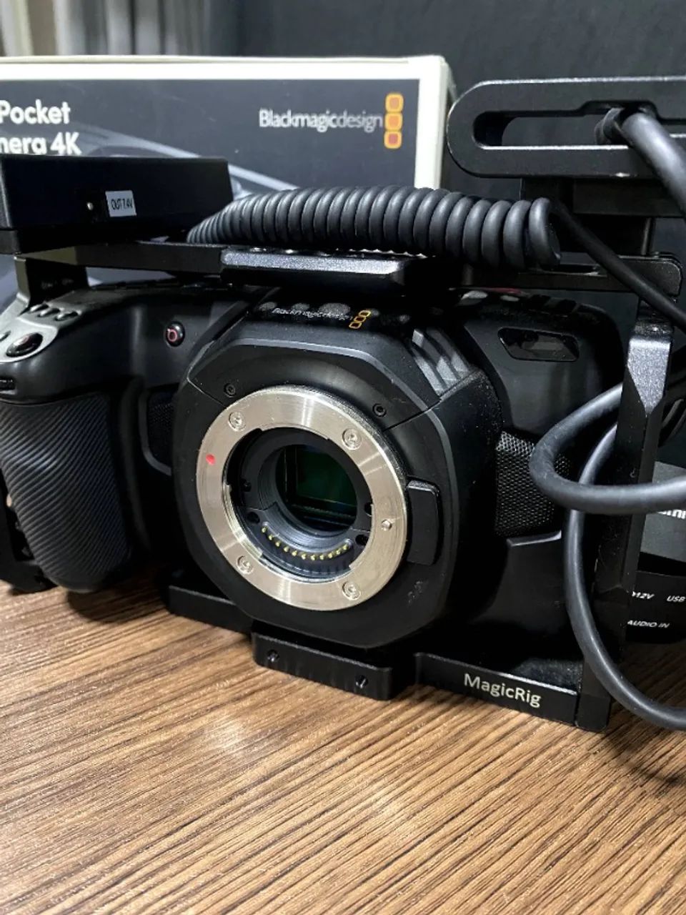 Câmera Black Magic Pocket 4K + Acessórios (Perfeito Estado) - Foto 2