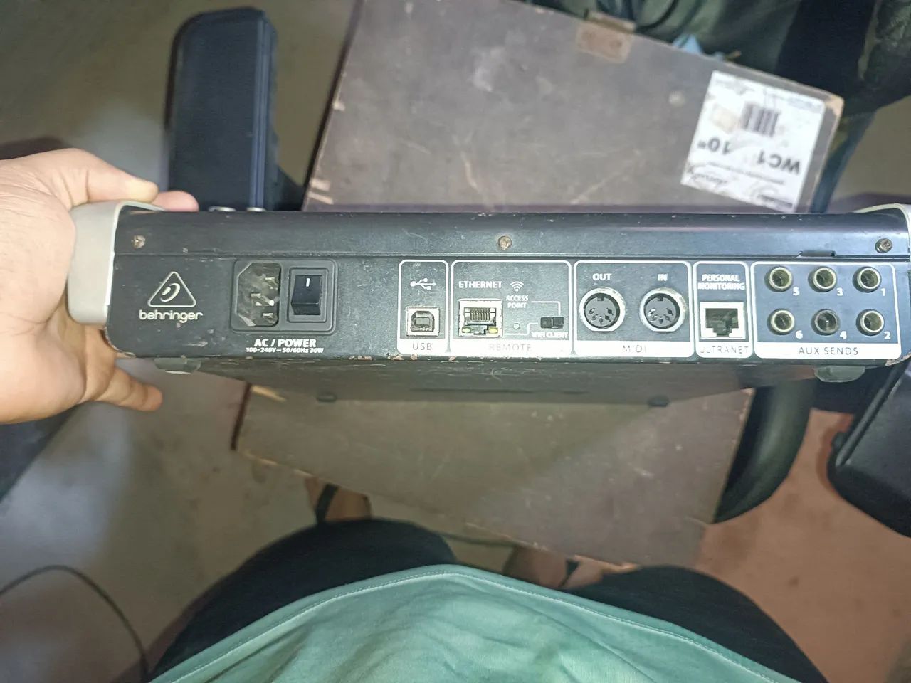 Mesa de Som Behringer Xair X18 com case grátis - Foto 2