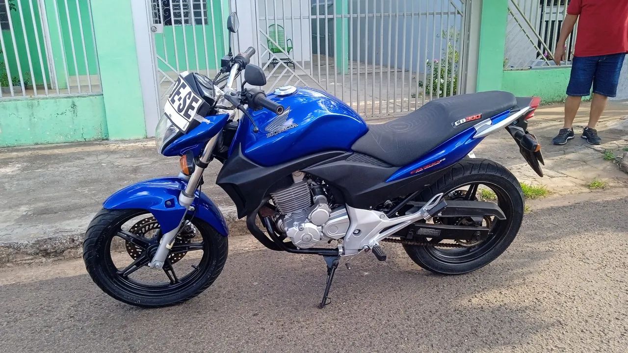 CB 300  - Foto 2