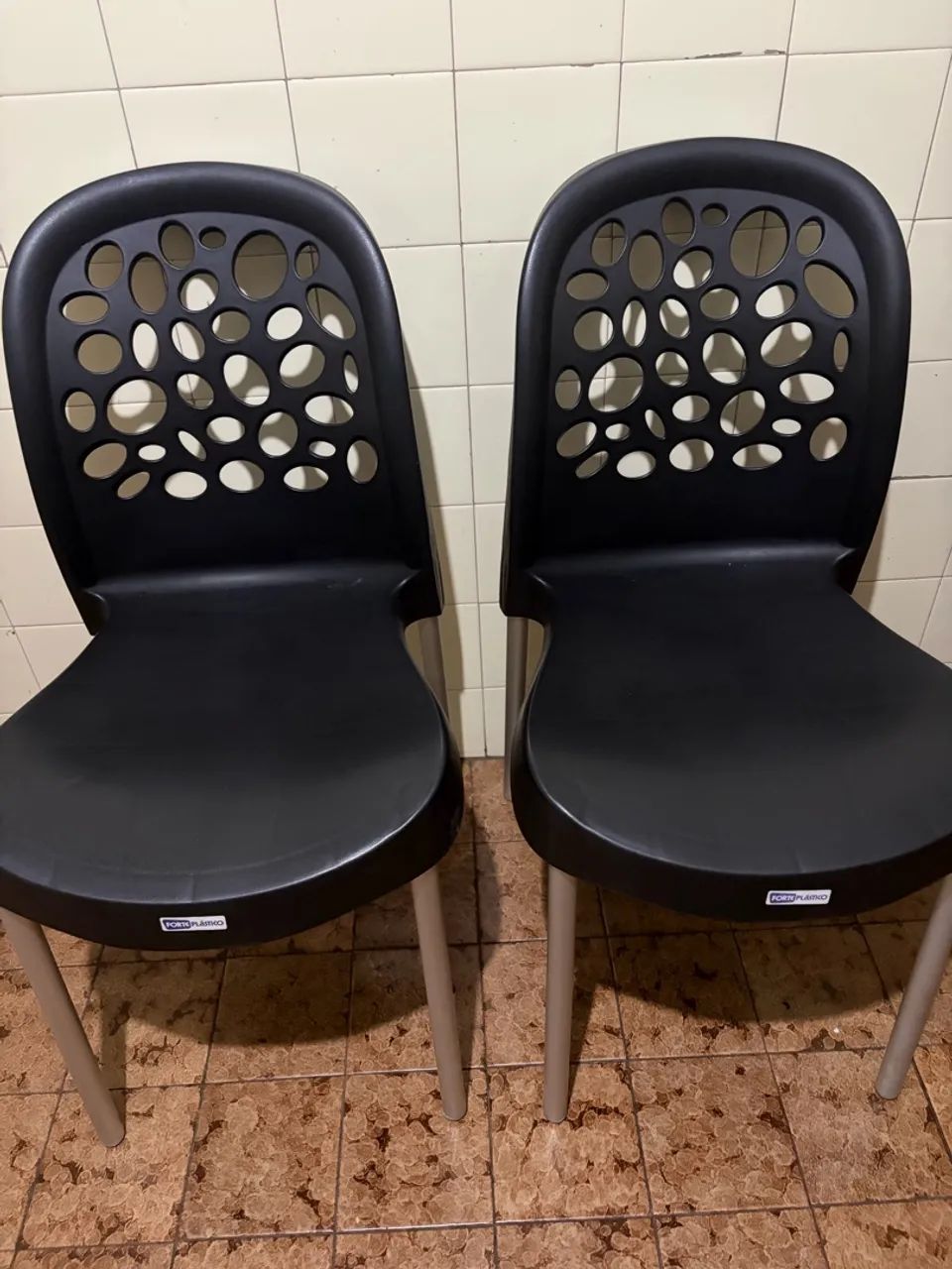 Cadeiras de prolipropileno Deluxe duas  - Foto 2