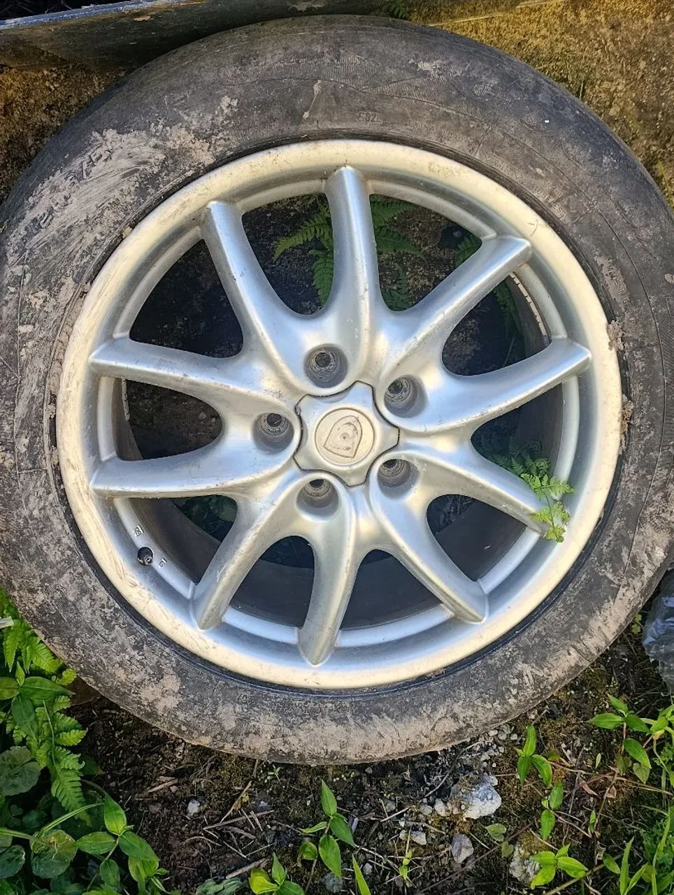 Vendo ou troco rodas de porche e pneus